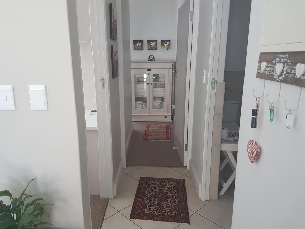 Modern, Centrally Located Dorp Street Apartment 스텔렌보스 외부 사진